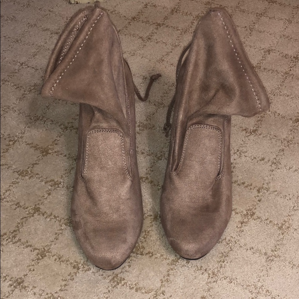 Suede boots